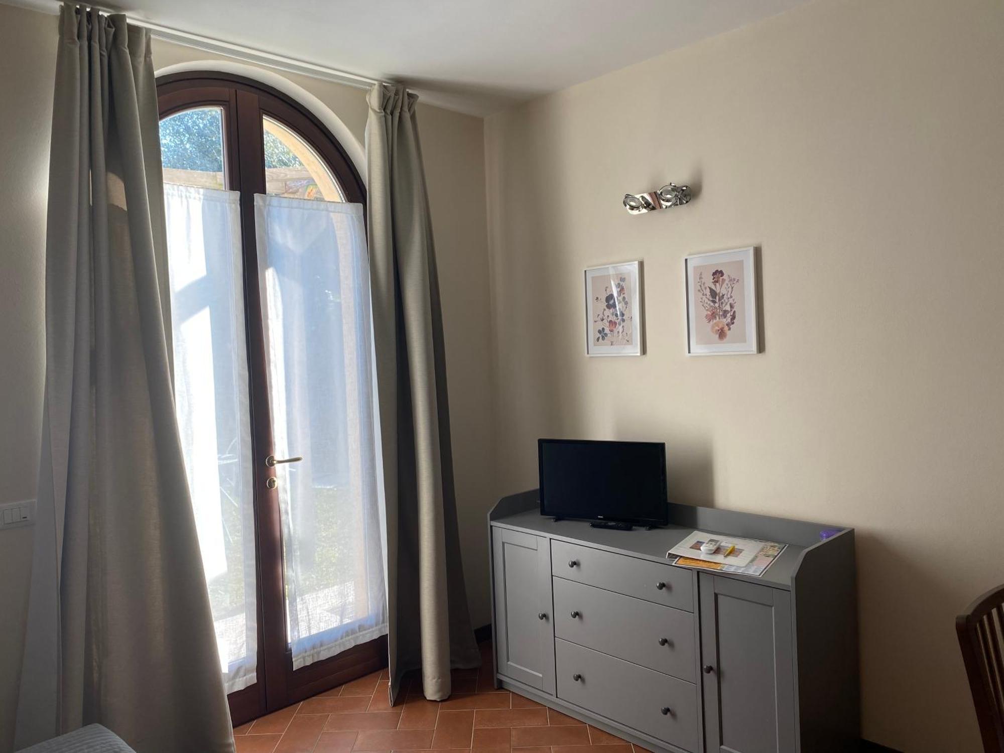 Apartament Residenza Cipressi E Olivi Werona Zewnętrze zdjęcie